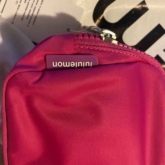 NWT Lululemon limited edition sonic pink belt bag - Picture 7 of 9